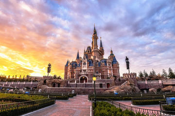 Shanghai Disneyland with transfers plus 2-night accommodation in 4-star hotels