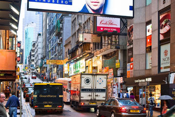 Temple Street Night Market Tour plus Victoria Harbour Dinner Cruise