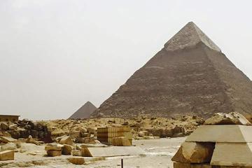Private Giza Day Trip with Lunch from Cairo