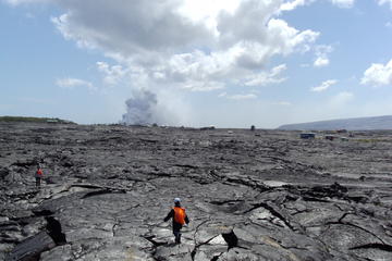 Hawaii Volcanoes National Park Waterfall and Lava Full-Day Tour from Hilo
