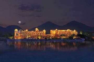 Jaipur City Night Tour (Streets & Monument)