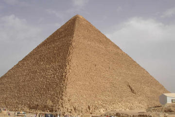 Private Day Tour from Cairo to Giza, Egyptian Museum and Khan El Khalili Bazaar with Lunch
