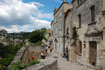 Private Shore Excursion from Marseille to Arles Les Baux de Provence