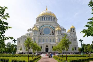 Kronstadt-fortress and the sea gates of the city