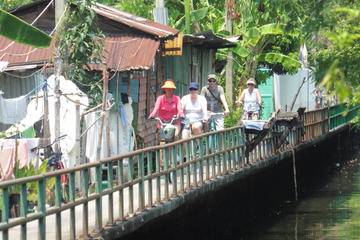 Half-Day Bangkok Bike Tour Including Lunch