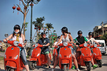 Hoi An Evening Foodie Tour by Scooter