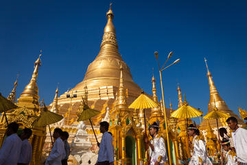 Private Full-Day Yangon Tour Including Circular Train Ticket and Lunch