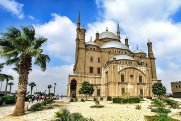 Islamic Cairo Tour: Old City Cairo and The Egyptian Museum Combined with Lunch