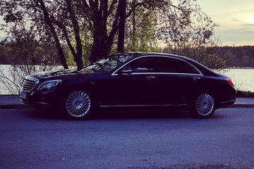 First Class Airport Limousine Transfer: Arlanda Airport to Stockholm City