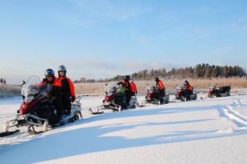 2-Day Snowmobile Safari in Helsinki Archipelago With Overnight Stay in Traditional Cottage