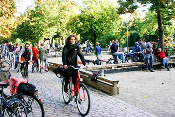 Alternative 3-Hour Berlin Bike Tour: Poor But Sexy