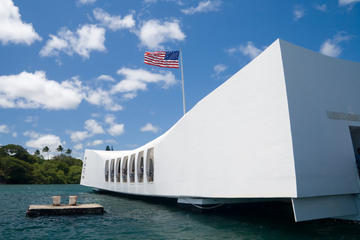 Oahu Day Trip: Pearl Harbor and North Shore Tour from Maui