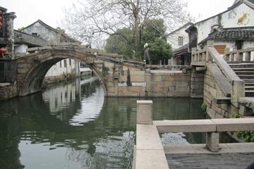Private Tour to Zhouzhuang Water Village and Grand View Garden with Local Family's Lunch