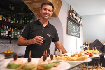 Mallorca Authentic Tapas and Wine Tour in Palma's Old Town