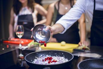 Zaragoza Midday market tour and spanish cooking class