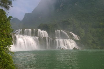 Ban Gioc Waterfalls 2D1N from Hanoi including Nguom Ngao Cave
