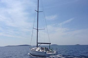 Half Day Small Group Sailing Tour from Split to Solta