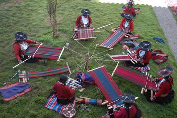 Full-Day Private Tour of Sacred Valley and Kantu Andean Textile from Cusco
