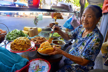 Hoi An Food Tasting and Bike Tour from Da Nang