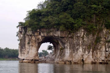 Private Guilin Half Day Tour including Li River, Reed Flute Cave and Elephant Hill