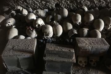 Naples Cimitro delle Fontanelle and Sanita' district small group tour