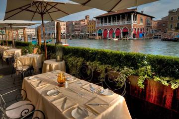 Rialto Market Food and Wine Lunchtime Tour of Venice