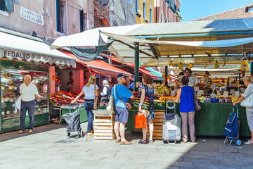 Venice Street Food Tour with Local Guide with Local Food Market Visit