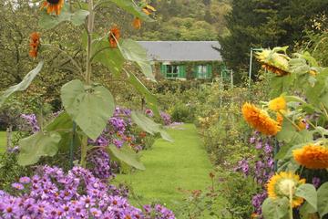 Independent Giverny and Monet's House Tour with Transport from Paris
