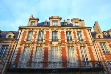 Marais District Small-Group Walking Tour in Paris