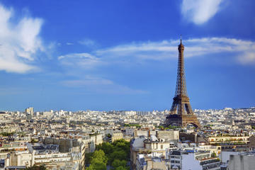 Paris by Bus with Eiffel Tower 2nd Level Access and 3-Course Lunch