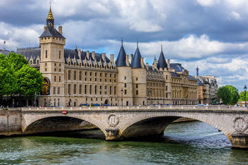 Seine River Cruise Meal and Big Bus Paris Hop-On Hop-Off Tour