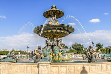 Skip-the-Line AudioGuided Versailles & Hop On Hop Off Big Bus Sightseeing Tour