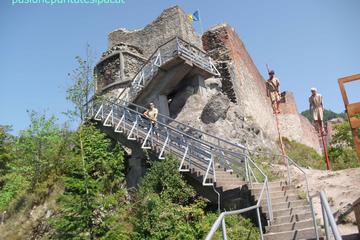 Private Tour from Pitesti to Vlad the Impaler's Citadel plus Vidraru Dam and Curtea de Arges Monastery