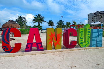 Cancun City Sightseeing Tour Including El Meco Ruins and Playa del Carmen