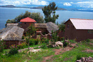 Private tour to Uros and Llachon 1d