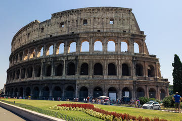 Half Day Walking Group Tour: Colosseum tour and walking City Center tour