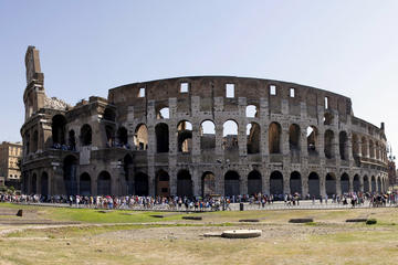 Special Combo: Colosseum Guided Tour plus Squares and Fountains Walking Tour