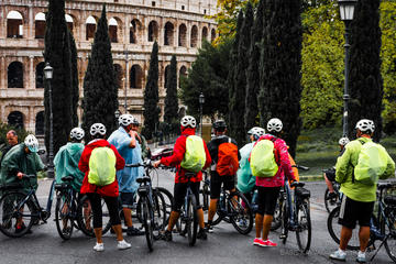 Tour in the City - Rome Highlights Bike Tour plus Colosseum Guided Tour or Vatican Guided Tour