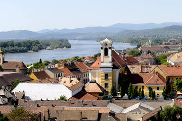 The Beautiful Baroque City of Vác Tour from Budapest