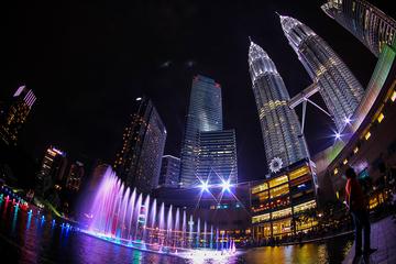 Night Tour with Admission to Petronas Twin Towers Observation Deck and Cultural Dance Performance