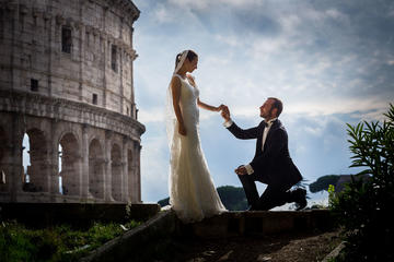 Private Shore Excursion from Civitavecchia Port: Honeymooners Rome Tour Professional Photographer Included