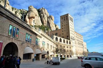 Full-Day Montserrat Monastery and Sacristy Tour from Barcelona with Brunch