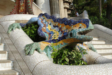 Skip the Line Guided Walking Tour: Gaudi's Park Guell in Barcelona