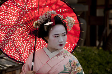 Maiko Performance and Dinner Overlooking Kiyotaki River