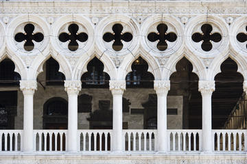 BEST OF VENICE Golden Basilica Doge's Palace plus Ticket to the three Saint Mark' s Square Museums