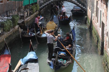 Private Grand Canal Gondola Serenade