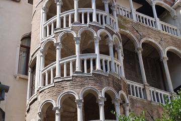 Venice off the Beaten Track Walking Tour and Gondola Ride