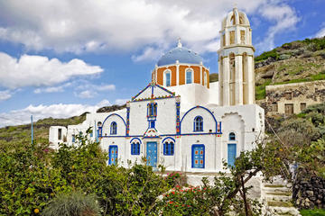 Thirassia Island Small Group Tour with Lunch from Santorini