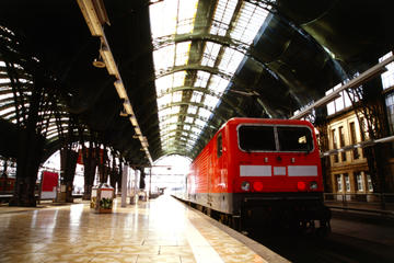 Private Departure Transfer: Hotel to Cologne Train Station