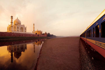 Full Day Trip to Taj Mahal From Delhi by Superfast Train